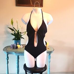 Sz M 1pc Blk swim suit